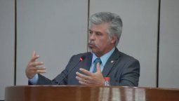 Arnaldo Giuzzio, el Ministro de Interior de Paraguay, declarando en la Cámara de Diputados.