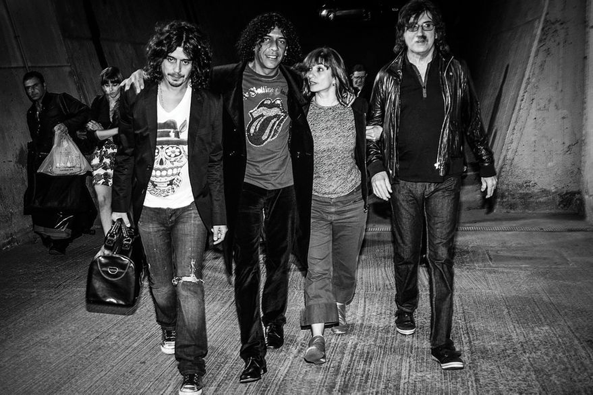 Charly reinventó el rock en los 80 como solista con algunos discos innovadores. A pesar de las polémicas, su creatividad lo siguen consolidando como una leyenda viva del rock. Charly reinventó el rock en los 80 como solista con algunos discos innovadores. A pesar de las polémicas, su creatividad lo siguen consolidando como una leyenda viva del rock.