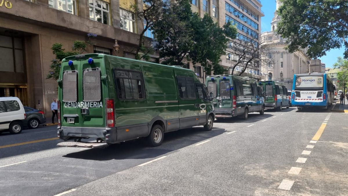Gendarmería Nacional tuvo 4 meses las cartas bomba en resguardo.