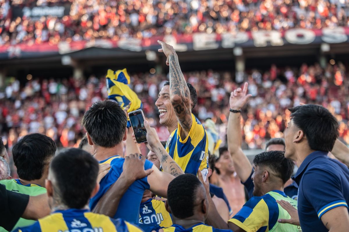 Ángel Di María y todo Rosario Central festejan un nuevo clásico que se va para Arroyito