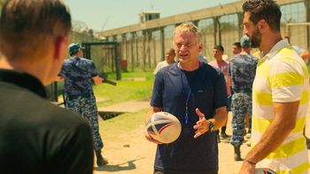 Una miniserie de Disney+ basada en hechos reales, con drama, emoción y rugby como herramienta de cambio. Impactante, inspiradora y atrapante. ¡No te la pierdas! Una miniserie de Disney+ basada en hechos reales, con drama, emoción y rugby como herramienta de cambio. Impactante, inspiradora y atrapante. ¡No te la pierdas!