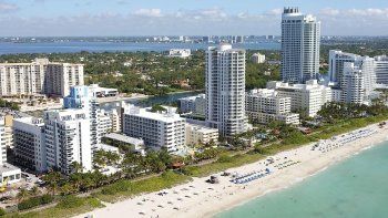 Miami esperaba una ola turística por el Mundial 2026, pero las reservas hoteleras avanzan más lento de lo previsto en una ciudad clave para los hinchas latinoamericanos. Miami esperaba una ola turística por el Mundial 2026, pero las reservas hoteleras avanzan más lento de lo previsto en una ciudad clave para los hinchas latinoamericanos.
