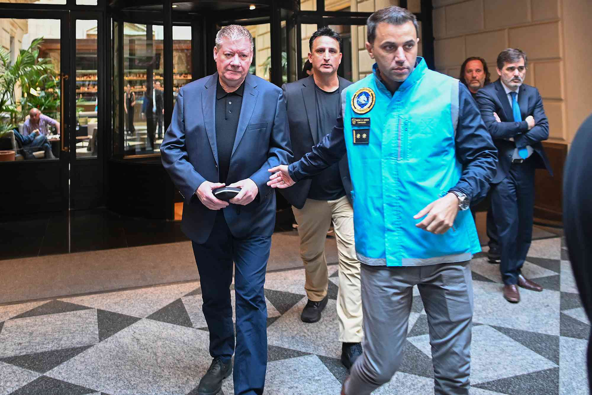 Geoff Payne, el padre de Liam Payne, llegó a Argentina hace algunos días para colaborar con la investigación de la muerte de su hijo. Va a dar detalles íntimos de su vida mientras la Justicia argentina preserva la privacidad de la familia. Geoff Payne, el padre de Liam Payne, llegó a Argentina hace algunos días para colaborar con la investigación de la muerte de su hijo. Va a dar detalles íntimos de su vida mientras la Justicia argentina preserva la privacidad de la familia.