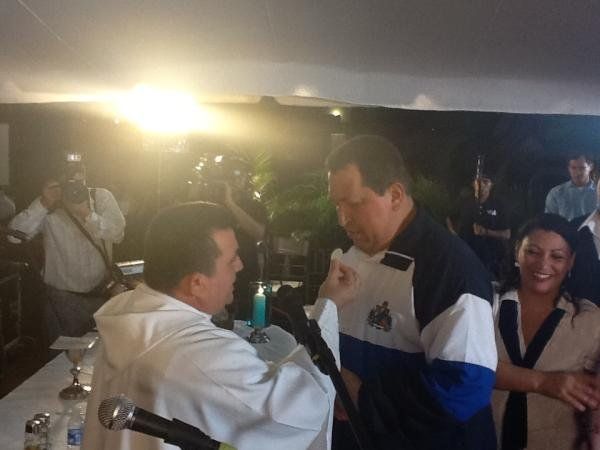 Hubo Chávez en misa en Barinas (jueves 05/04/2012).