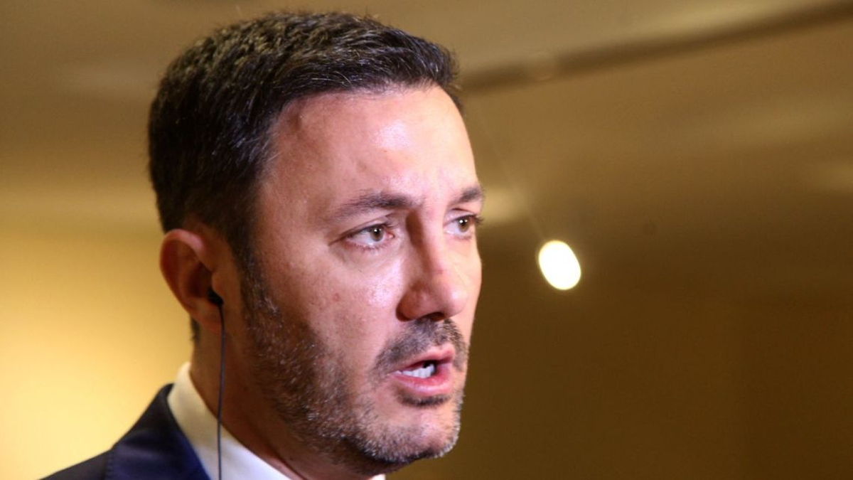 El proyecto de Luis Petri autoriza a los militares a patrullar las calles de una provincia en crisis si se define que hay "acciones de terrorismo". El proyecto de Luis Petri autoriza a los militares a patrullar las calles de una provincia en crisis si se define que hay "acciones de terrorismo".