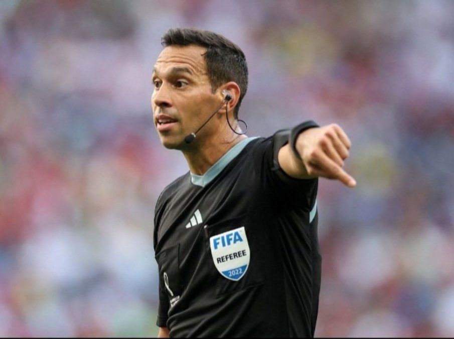 ¿Quiénes son los 3 árbitros que harán historia en el Mundial 2026?