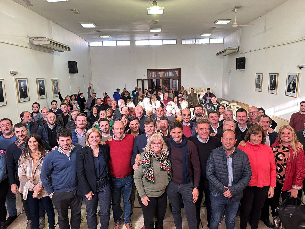 Pullaro se reunió con intendentes y jefes comunales para fijar una agenda de trabajo Pullaro se reunió con intendentes y jefes comunales para fijar una agenda de trabajo