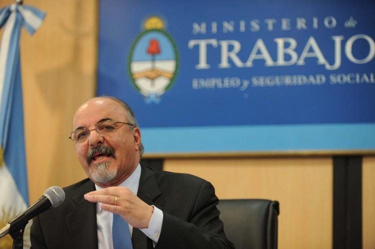 Carlos Tomada y una curiosa aspiración, superar la desaceleración del empleo y la economía con las mismas políticas gubernamentales.