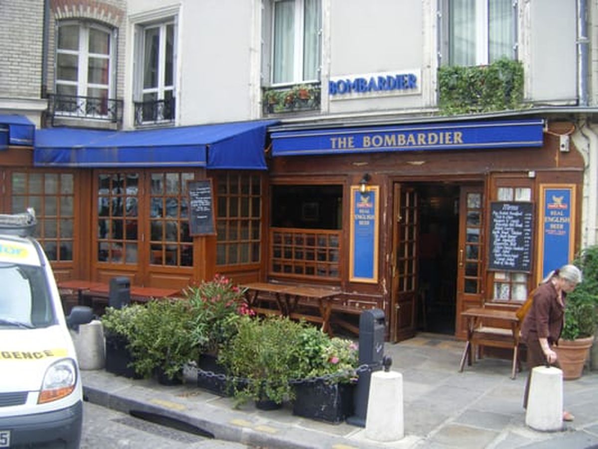 The Bombardier, junto al Panthéon de París, es uno de los pubs clásicos para ver fútbol en vivo y seguir partidos del Mundial. The Bombardier, junto al Panthéon de París, es uno de los pubs clásicos para ver fútbol en vivo y seguir partidos del Mundial.