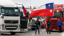 Los camioneros chilenos amenazan con medidas radicales a Ignacio Torres.