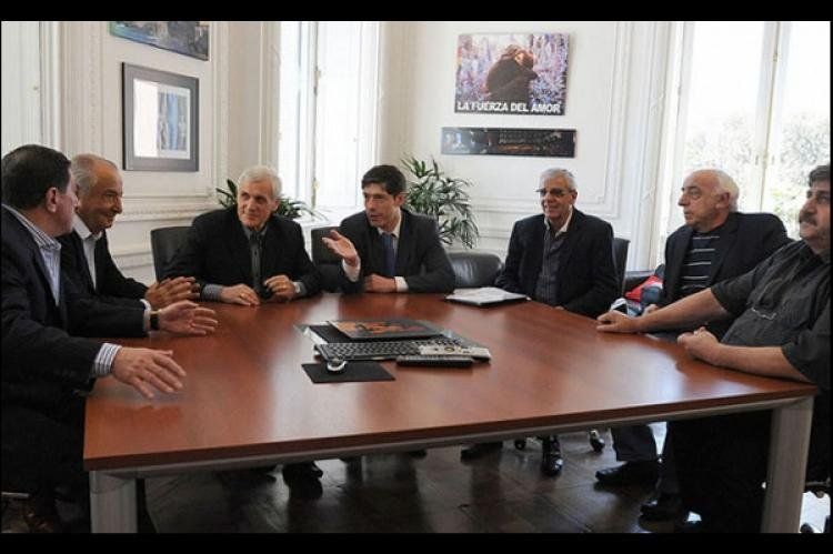 Abal Medina reunido con la cúpula de la CGT Balcarce (Foto: Télam)
