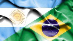 altText(Brasil habilitaría el paso por la frontera terrestre)}