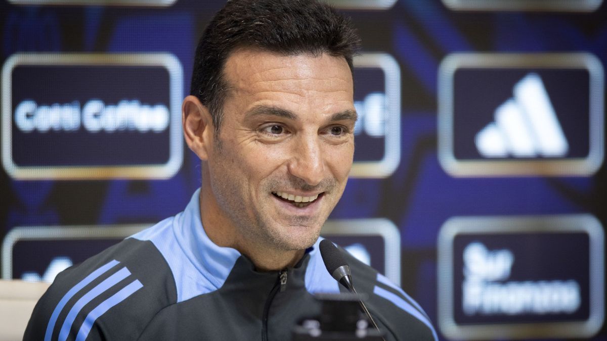 Lionel Scaloni podría meter una sorpresa en la lista de la Selección Argentina para el Mundial 2026. FOTO: NA.&nbsp;