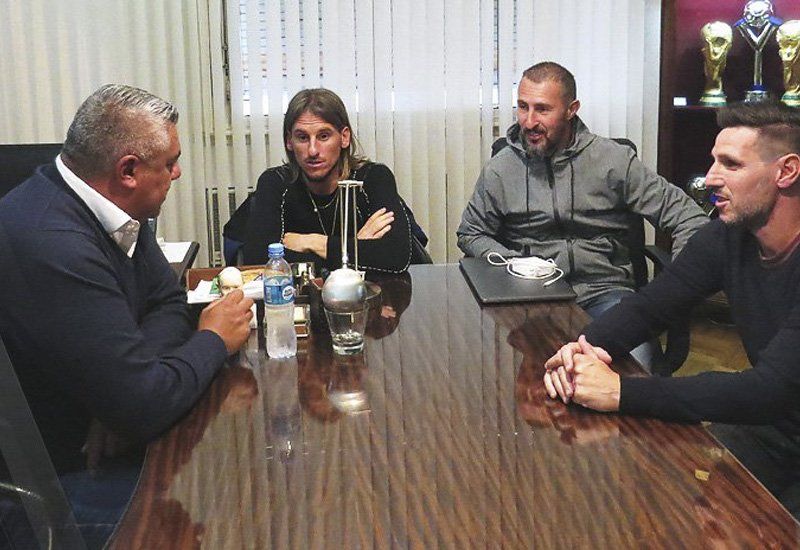 La AFA y los ex integrantes del cuerpo técnico de la Selección, Sebastián Beccacece, Nicolás Diez y Martín Bressan, han acordado de mutuo acuerdo la rescisión de sus contratos.