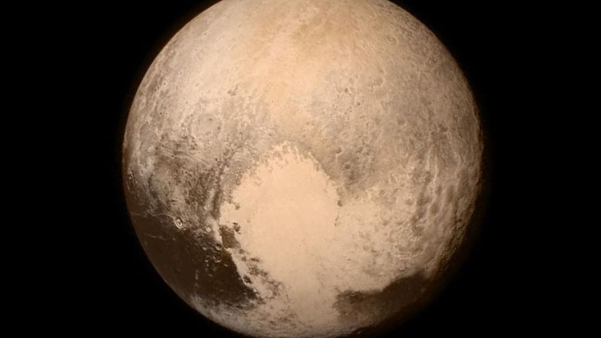 New Horizons es la primera nave espacial en explorar Plutón de cerca. New Horizons es la primera nave espacial en explorar Plutón de cerca.
