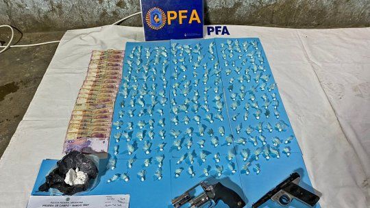 Parte de lo que se incautó en los allanamientos. Parte de lo que se incautó en los allanamientos.