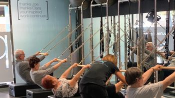 Una sesión de Pilates debe ser como una coreografía de salud, dice Kathy Corey. Una sesión de Pilates debe ser como una coreografía de salud, dice Kathy Corey.