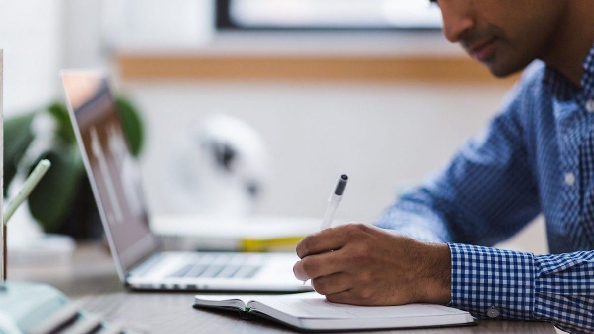 Una Encuesta Nacional de Docentes de Logística reveló que siete de cada 10 son profesionales del sector, pero la IA sigue siendo una asignatura pendiente. Una Encuesta Nacional de Docentes de Logística reveló que siete de cada 10 son profesionales del sector, pero la IA sigue siendo una asignatura pendiente.