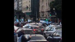 altText(Ahora sí el 'cacerolazo' del 20J colisiona con Alberto F., y se rompe el consenso)}