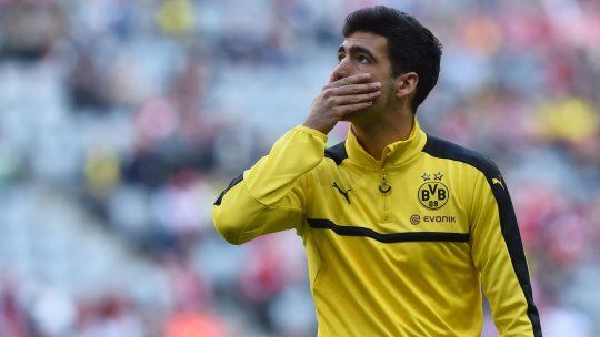 Mikel Merino durante su etapa en el Borussia Dortmund. Tenía 20 años cuando sobrevivió al atentado contra el autobús del equipo en abril de 2017.