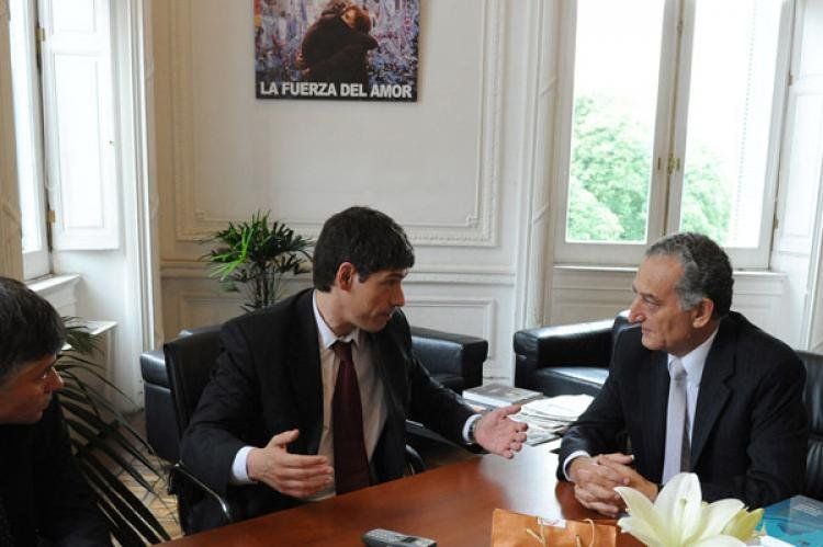 Abal Medina recibió en enero pasado, e en Casa Rosada, a una representación de la DAIA, encabezada por su titular, Aldo Donzis (Foto archivo NA)