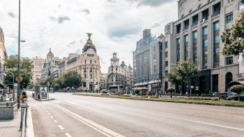 No solo encarece un 12% la vivienda: Airbnb gentrifica y redefine quién puede vivir en Madrid