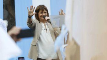 Patricia Bullrich se juega las últimas fichas: a la caza de votos en Santa Fe. Patricia Bullrich se juega las últimas fichas: a la caza de votos en Santa Fe.