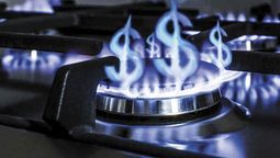 El Gobierno dolarizó mensualmente el precio del gas en las facturas