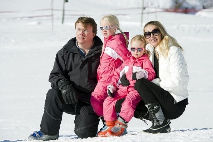 El príncipe Johan Friso con su familia, el año pasado en Austria.