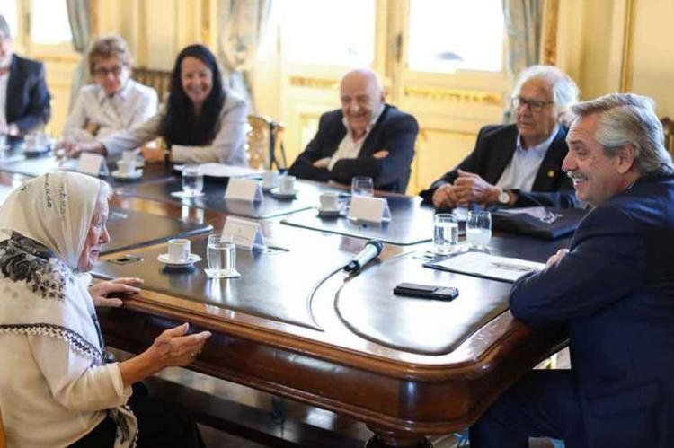 Alberto Fernández se reúne con Nora Cortiñas, tras el entredicho de días atrás.