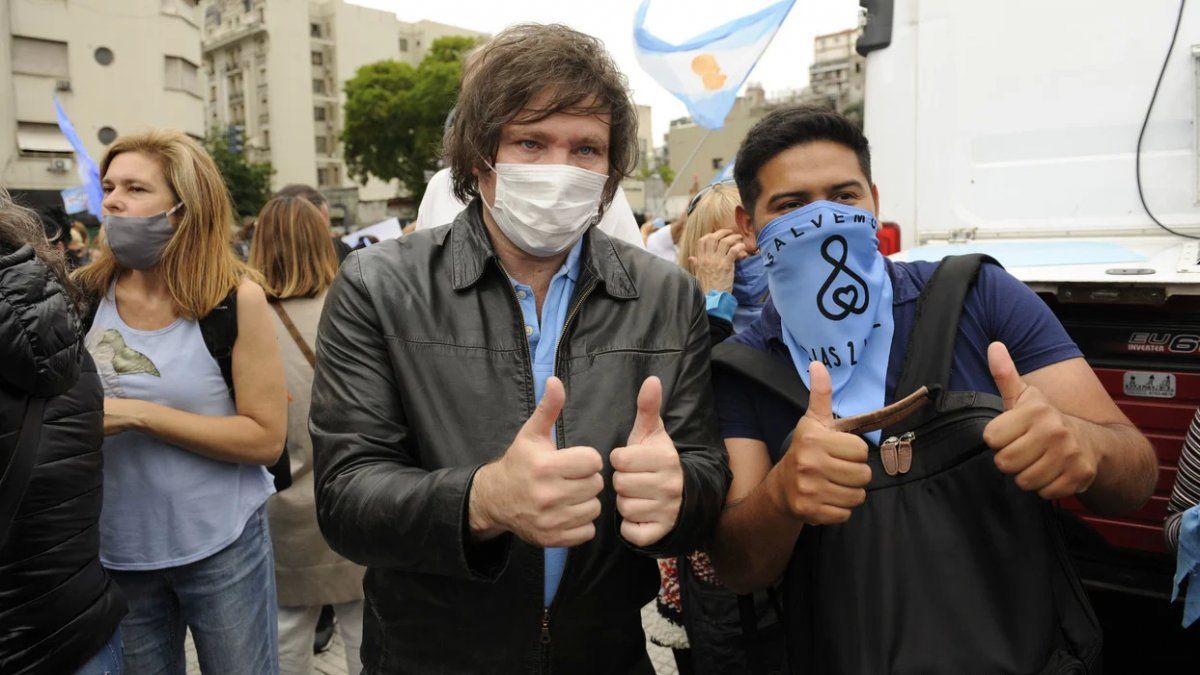 Javier Milei crece y va al voto celeste: Iglesia en guerra