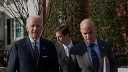 Juan González con Joe Biden.