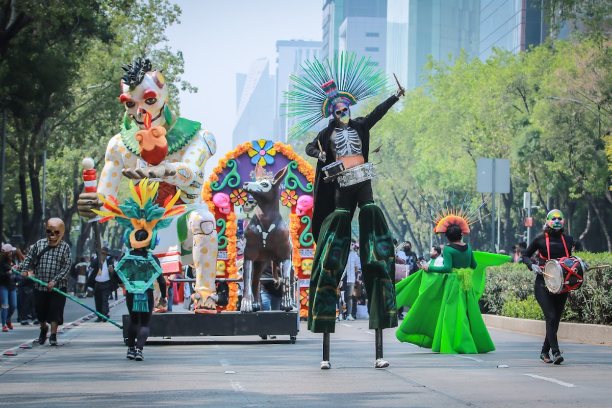 Viajar en Halloween permite sumergirse en tradiciones, leyendas y ceremonias que hacen única a cada región de Latinoamérica. Viajar en Halloween permite sumergirse en tradiciones, leyendas y ceremonias que hacen única a cada región de Latinoamérica.