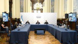 altText(Massa acordó el debate por el aborto y el FdT quieren que sea ley antes de fin de año)}