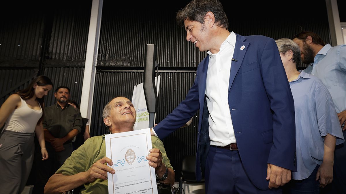 El gobernador de la provincia de Buenos Aires, Axel Kicillof, puso en funcionamiento un quirófano móvil para el área de Zoonosis de Avellaneda. El gobernador de la provincia de Buenos Aires, Axel Kicillof, puso en funcionamiento un quirófano móvil para el área de Zoonosis de Avellaneda.