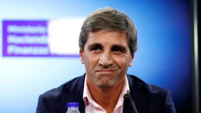 Autos: Circula una versión sobre un proyecto de Luis Caputo para una gran reforma impositiva