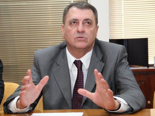 Julio César Loutaif: Tengo 4 negocios en Orán, de la sucesión de Juan Loutaif, mi padre. Soy único heredero porque soy único hijo. Obviamente administra mi hijo. En cuanto a la Torre Pizarro, es un fideicomiso. Eran terrenos de mi hijo y sobrino. En el l