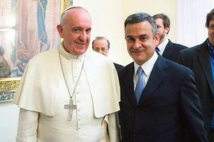 rosales papa francisco.jpg