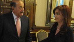 altText(Ahora Cristina celebra el ingreso de Slim a YPF)}