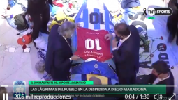 altText(Tapar el sol con un club: la bandera no es unidad en tiempos kirchneristas)}