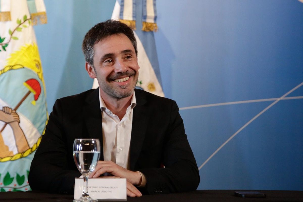 La reunión fue convocada formalmente por Ignacio Lamothe, titular del CFI y referente con fuerte vínculo con los gobiernos provinciales. La reunión fue convocada formalmente por Ignacio Lamothe, titular del CFI y referente con fuerte vínculo con los gobiernos provinciales.