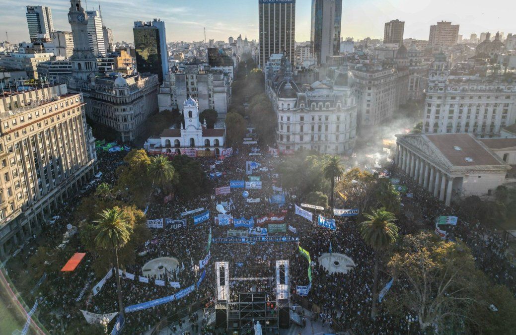 4ta. Marcha Federal Universitaria en Plaza de Mayo. 4ta. Marcha Federal Universitaria en Plaza de Mayo.