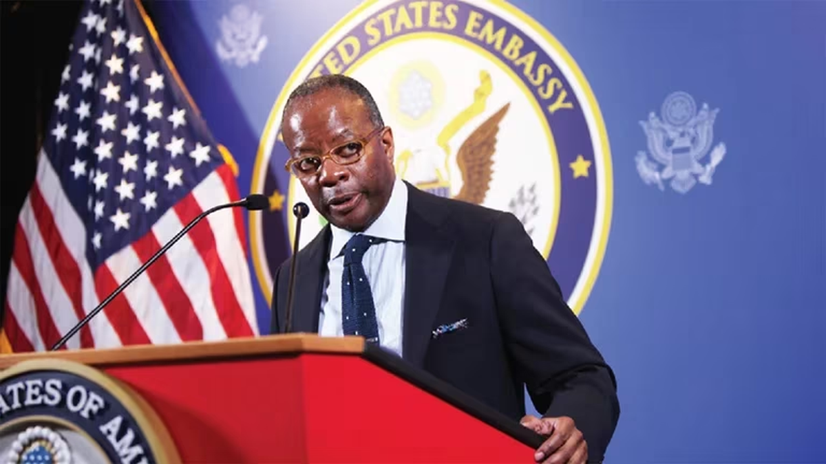 Todd Robinson, subsecretario de Estado para Asuntos Internacionales de Narcóticos y Cumplimiento de la Ley responsabilizó a China por vender precursores químicos utilizados para la producción de Fentanilo.