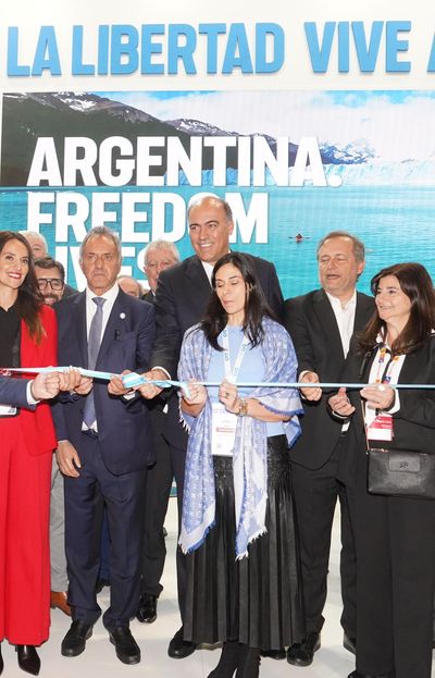 Con Daniel Scioli al frente y pese al clima de luto, Argentina apuesta fuerte en Fitur