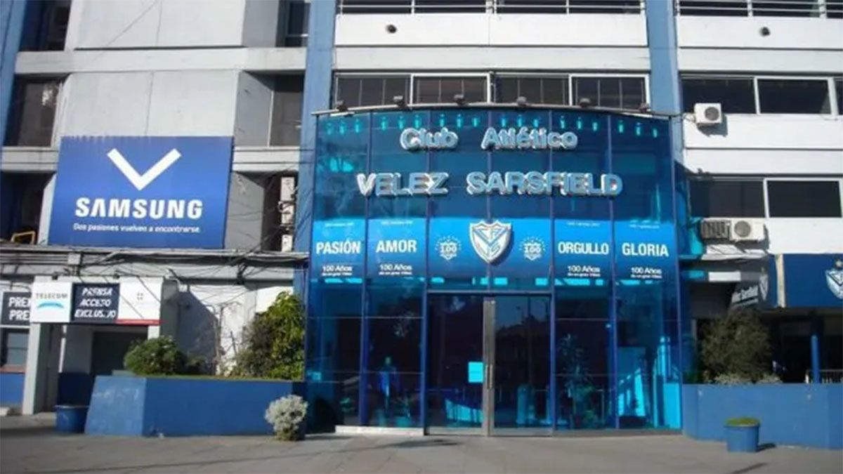 Vélez hierve a causa de la dura crisis política y futbolística que padece, la justicia resolvió que deberá convocar a una Asamblea para llamar a elecciones.