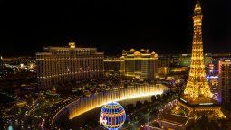 Las Vegas de noche, epicentro del ranking global, donde megaclubes, espectáculos y bares secretos redefinen la vida nocturna. Foto: Stephen Leonardi Las Vegas de noche, epicentro del ranking global, donde megaclubes, espectáculos y bares secretos redefinen la vida nocturna. Foto: Stephen Leonardi