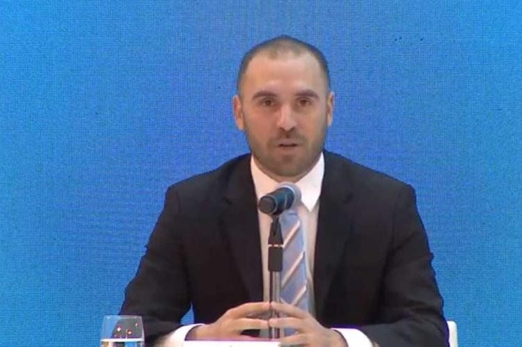 El ministro de Economía confirmó que la adhesión al canje fue masiva.
