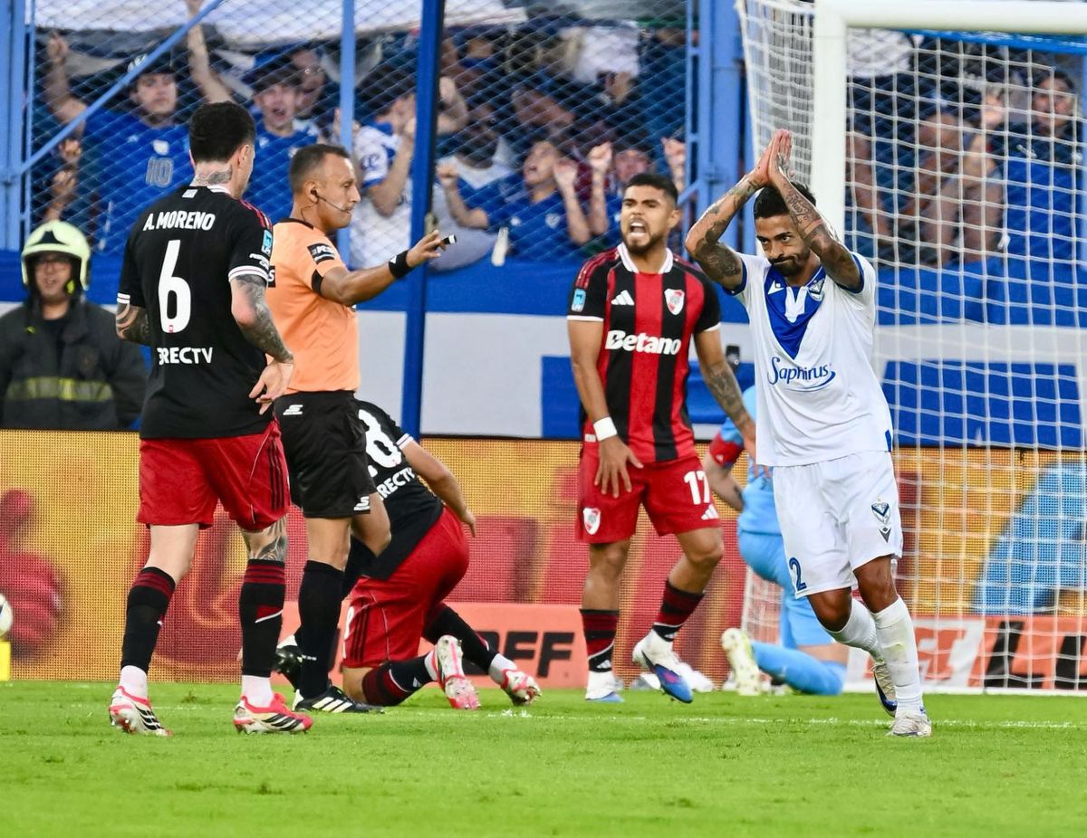 Lanzini pide perdón al mundo riverplatense por su pasado en Núñez Lanzini pide perdón al mundo riverplatense por su pasado en Núñez