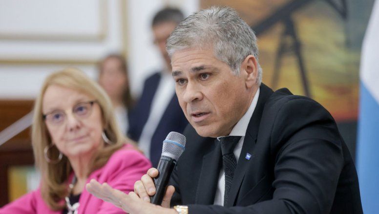 YPF: 'Goles en contra' de Prat Gay, el 