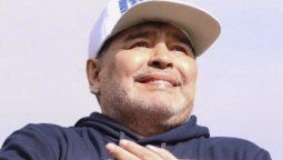 altText(La muerte de Maradona cerró la grieta: Los políticos lo despiden en Twitter)}